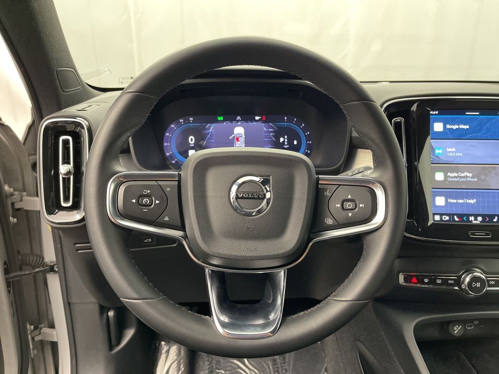 2024 Volvo XC40 Core photo 3