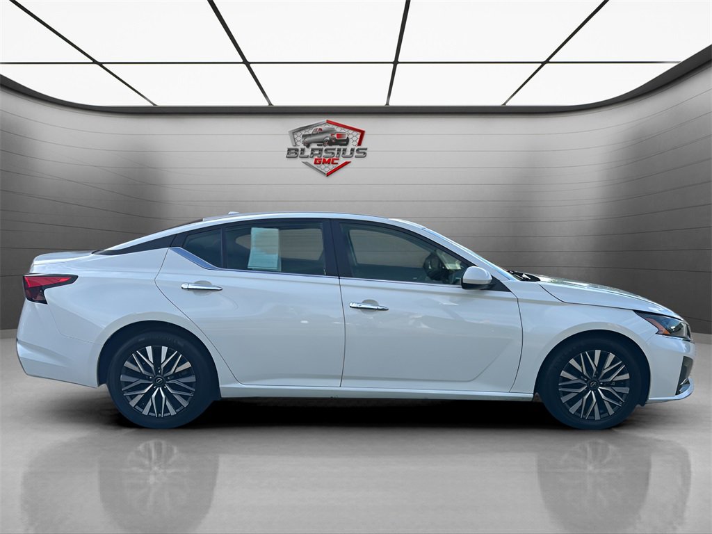 2023 Nissan Altima 2.5 SV photo 6
