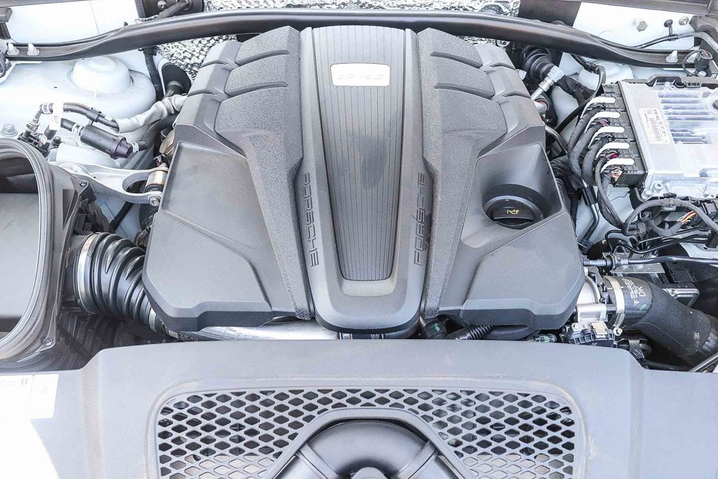 2024 Porsche Macan S photo 23