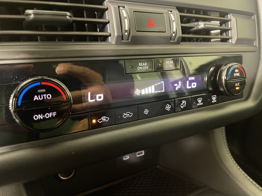 2025 Nissan Pathfinder S photo 28