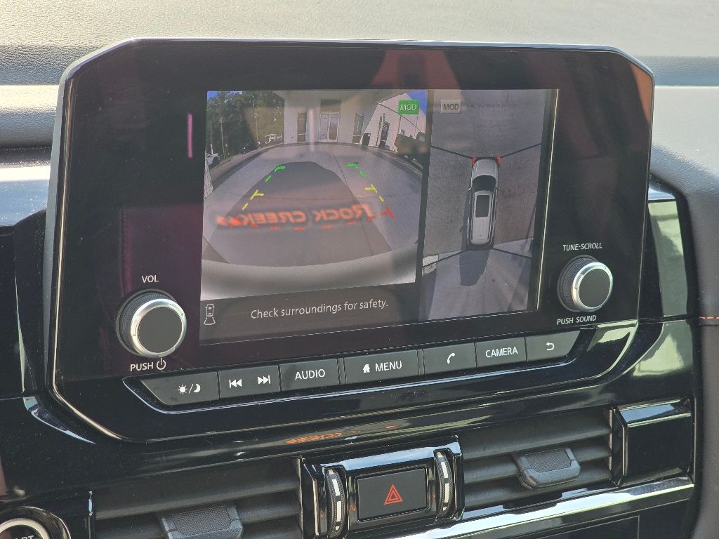 2024 Nissan Pathfinder SV photo 4
