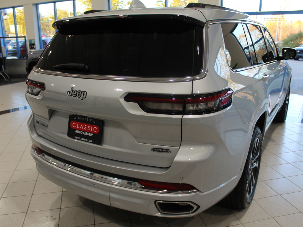 2021 Jeep Grand Cherokee Overland photo 4