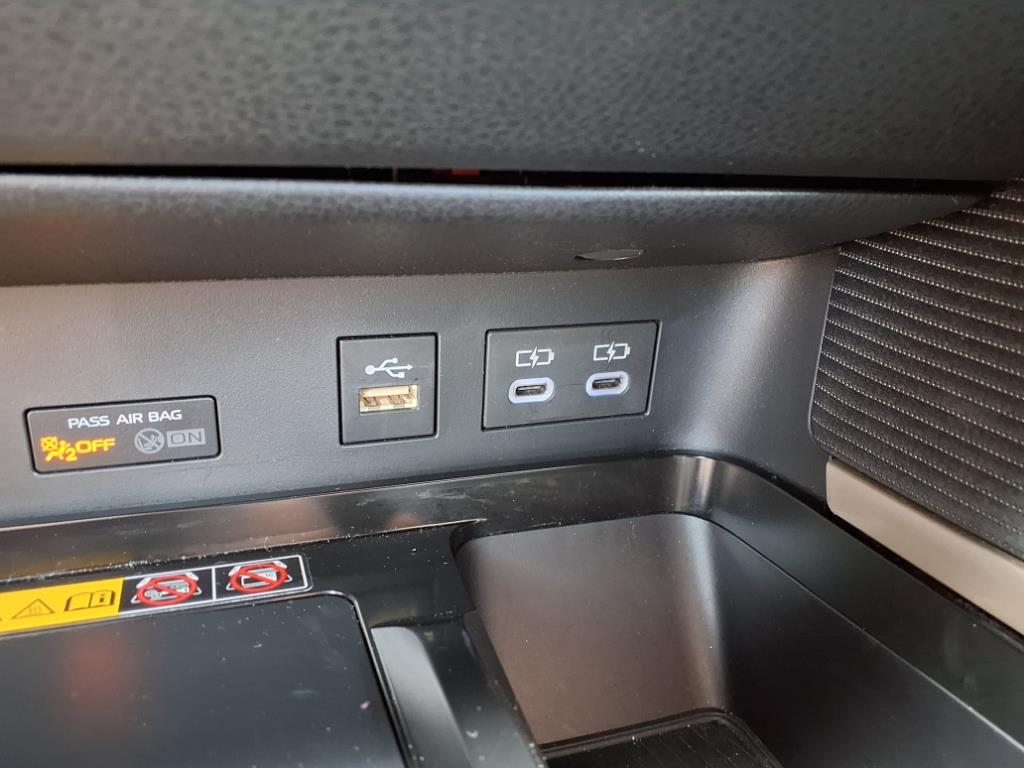 2025 Toyota Camry SE photo 21