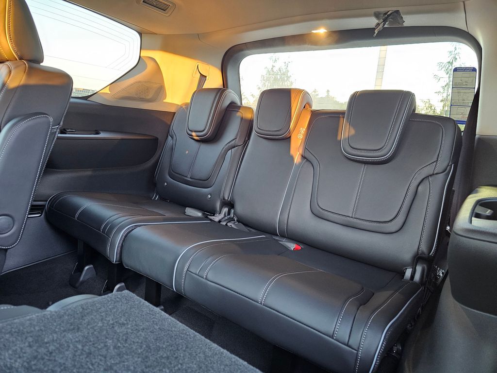 2025 Infiniti QX80 Sensory photo 17