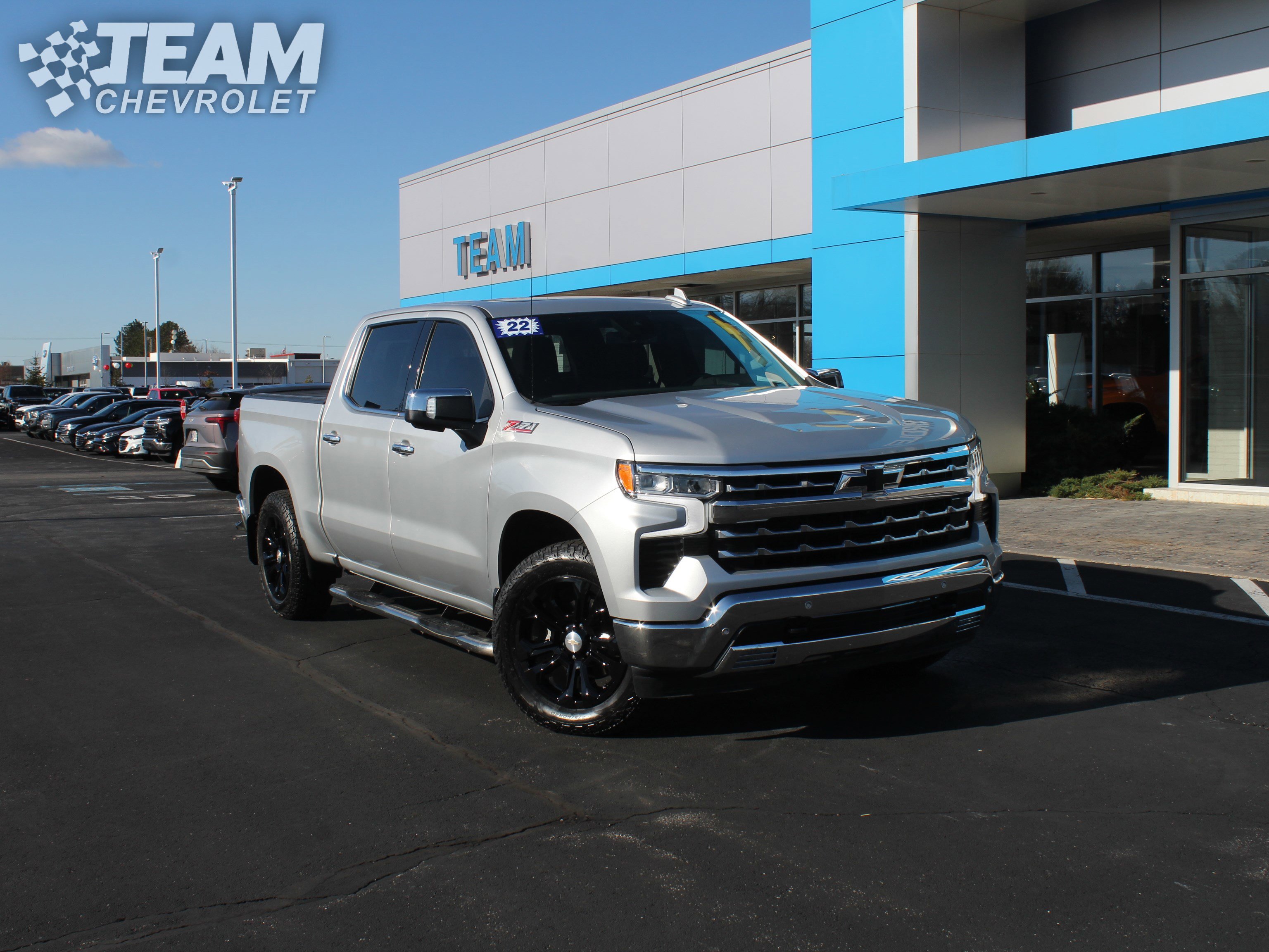 2022 Chevrolet Silverado 1500 LTZ photo 2