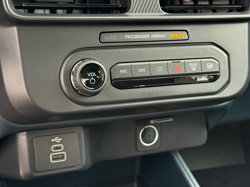 2025 Ford Maverick XL photo 11