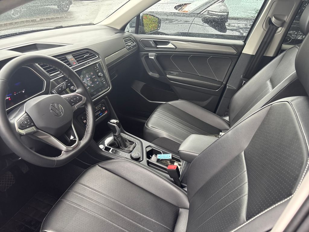 2024 Volkswagen Tiguan SE Wolfsburg Edition photo 2