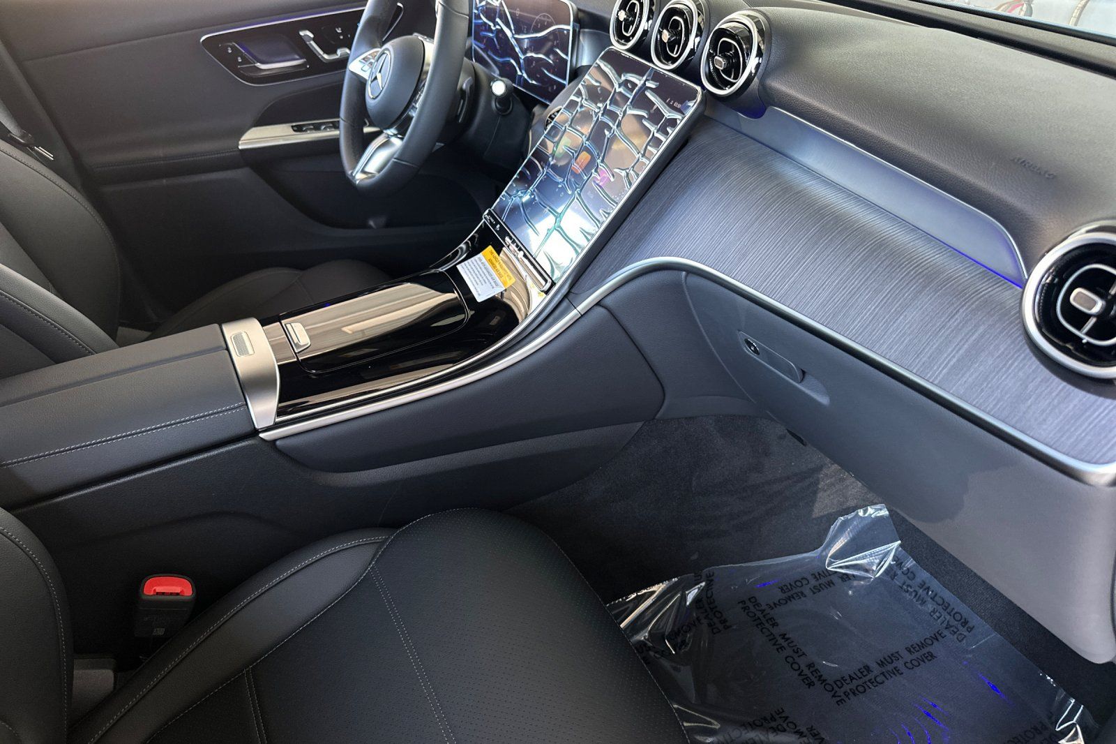 2026 Mercedes Benz GLC 300 photo 13