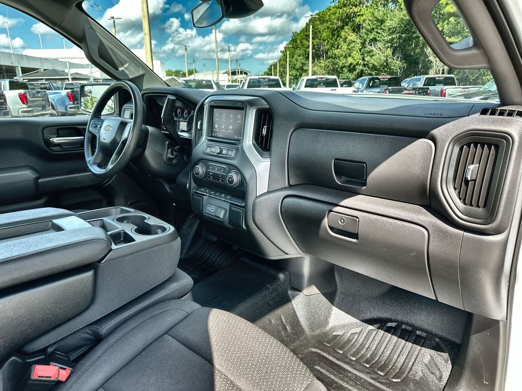 2024 Chevrolet Silverado 1500 photo 28