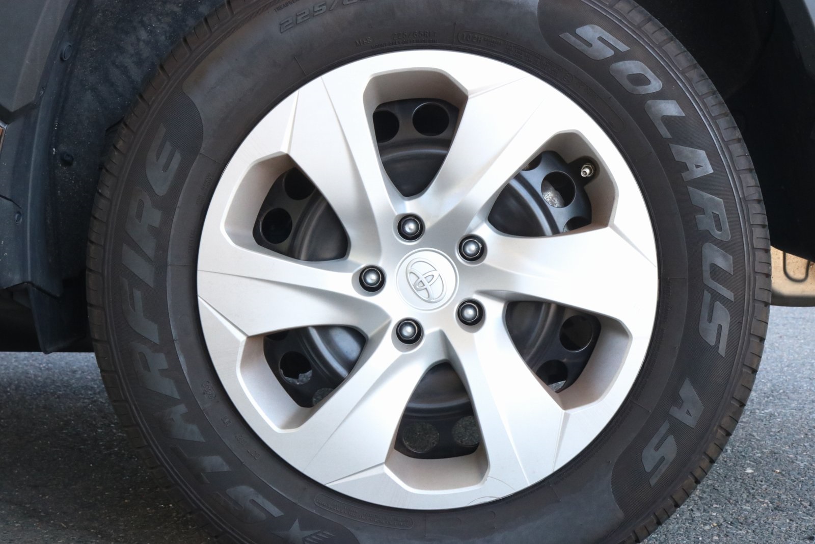 2021 Toyota RAV4 LE photo 15