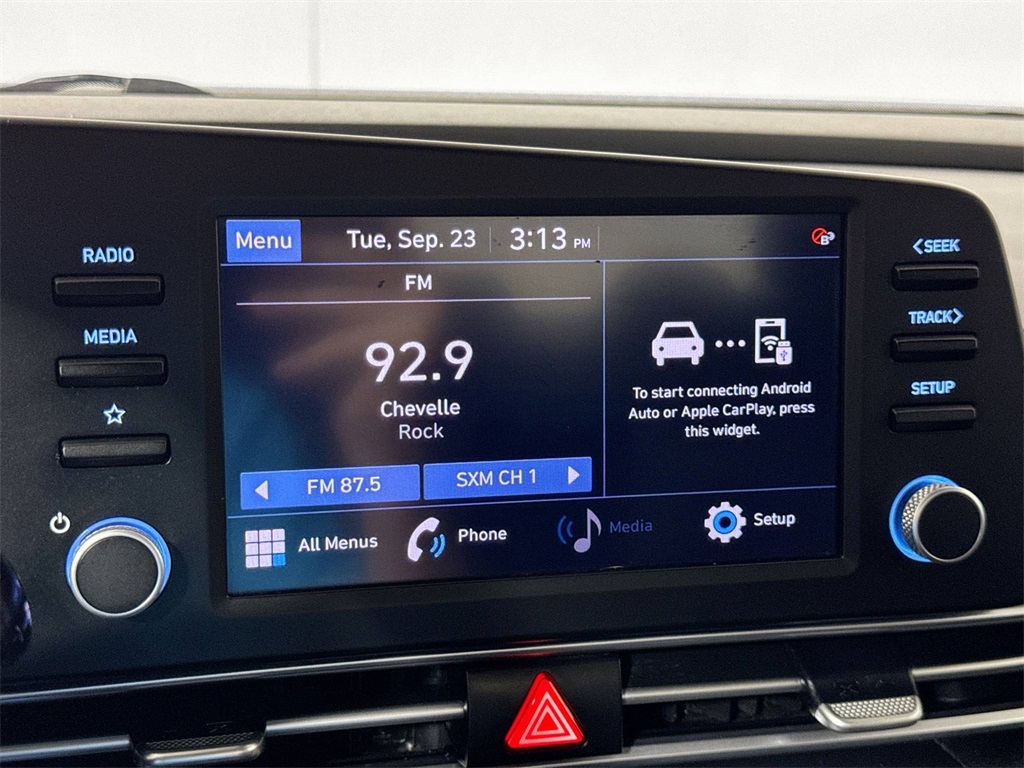 2022 Hyundai Elantra SEL photo 22