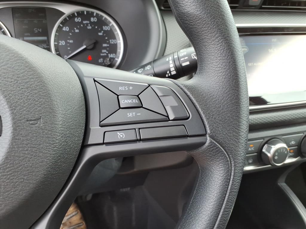 2025 Nissan Kicks Play S photo 15