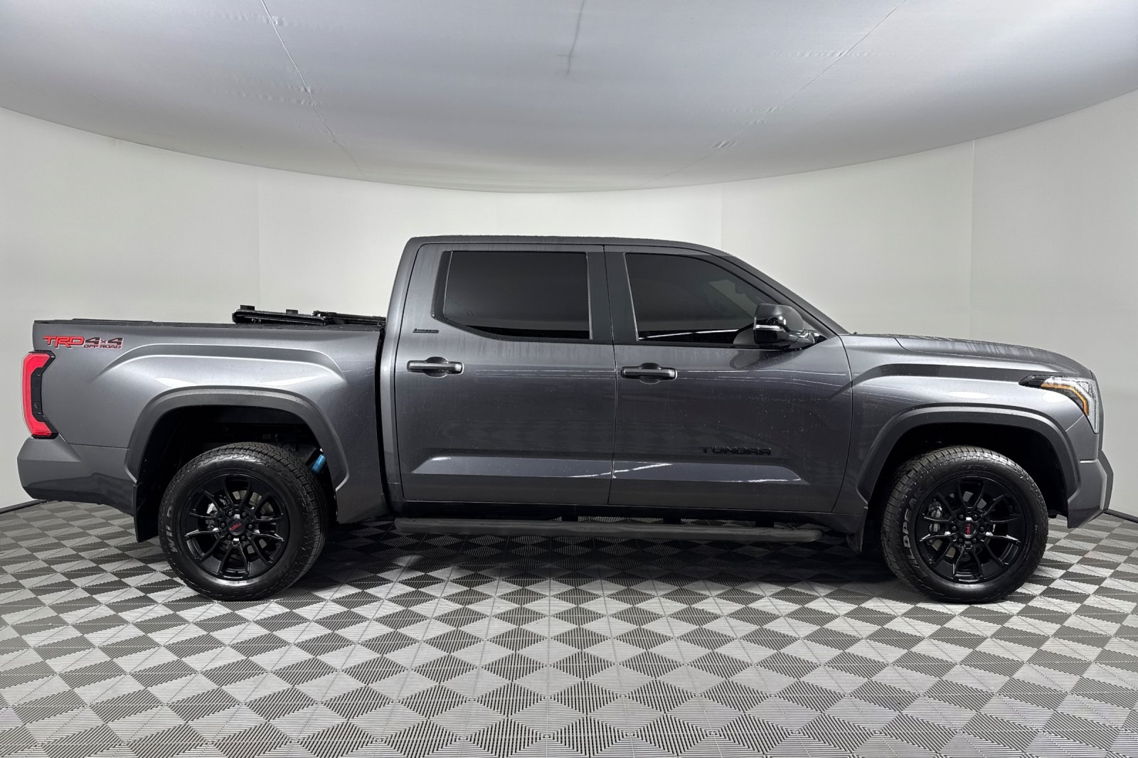 2025 Toyota Tundra Limited photo 3