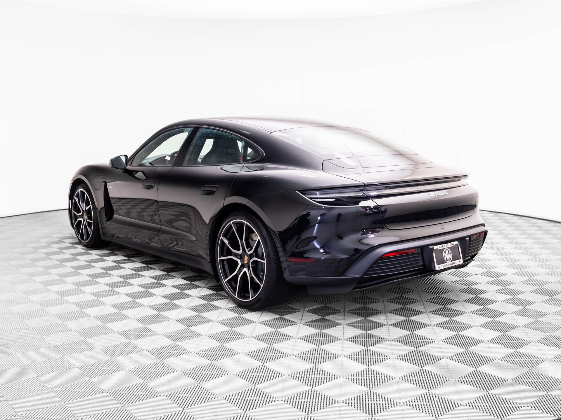 2025 Porsche Taycan photo 3