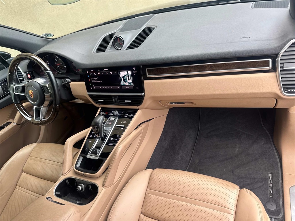 2022 Porsche Cayenne Base photo 18