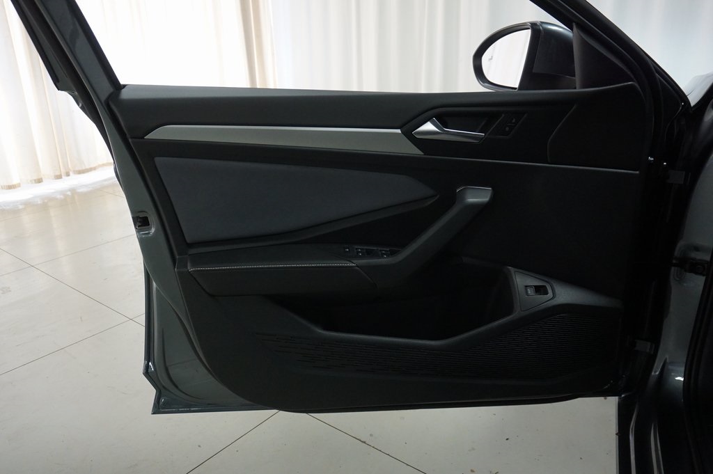 2025 Volkswagen Jetta 1.5T SE photo 22