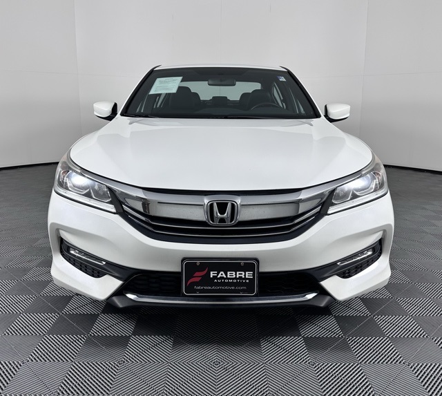 2016 Honda Accord Sport photo 2