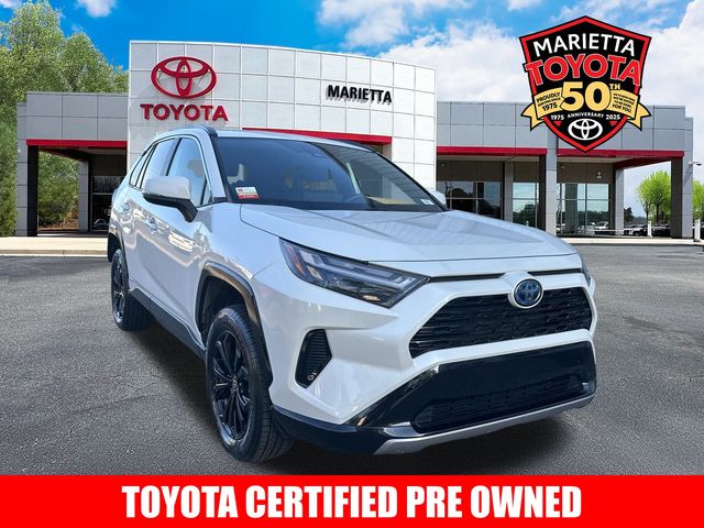 2022 Toyota RAV4 SE's photo