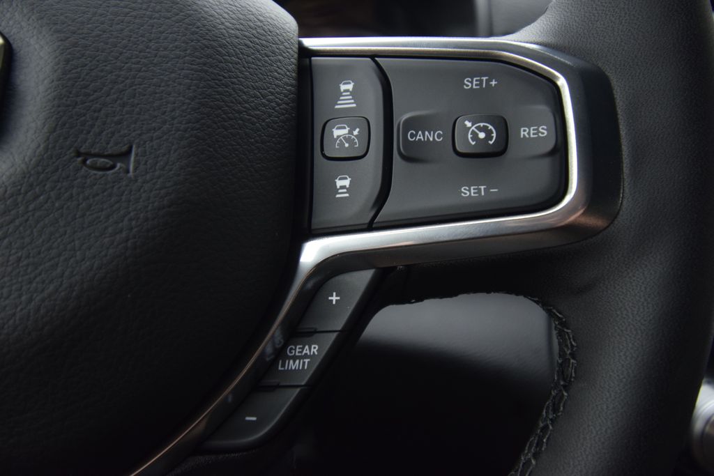 2025 Ram 1500 Laramie photo 18