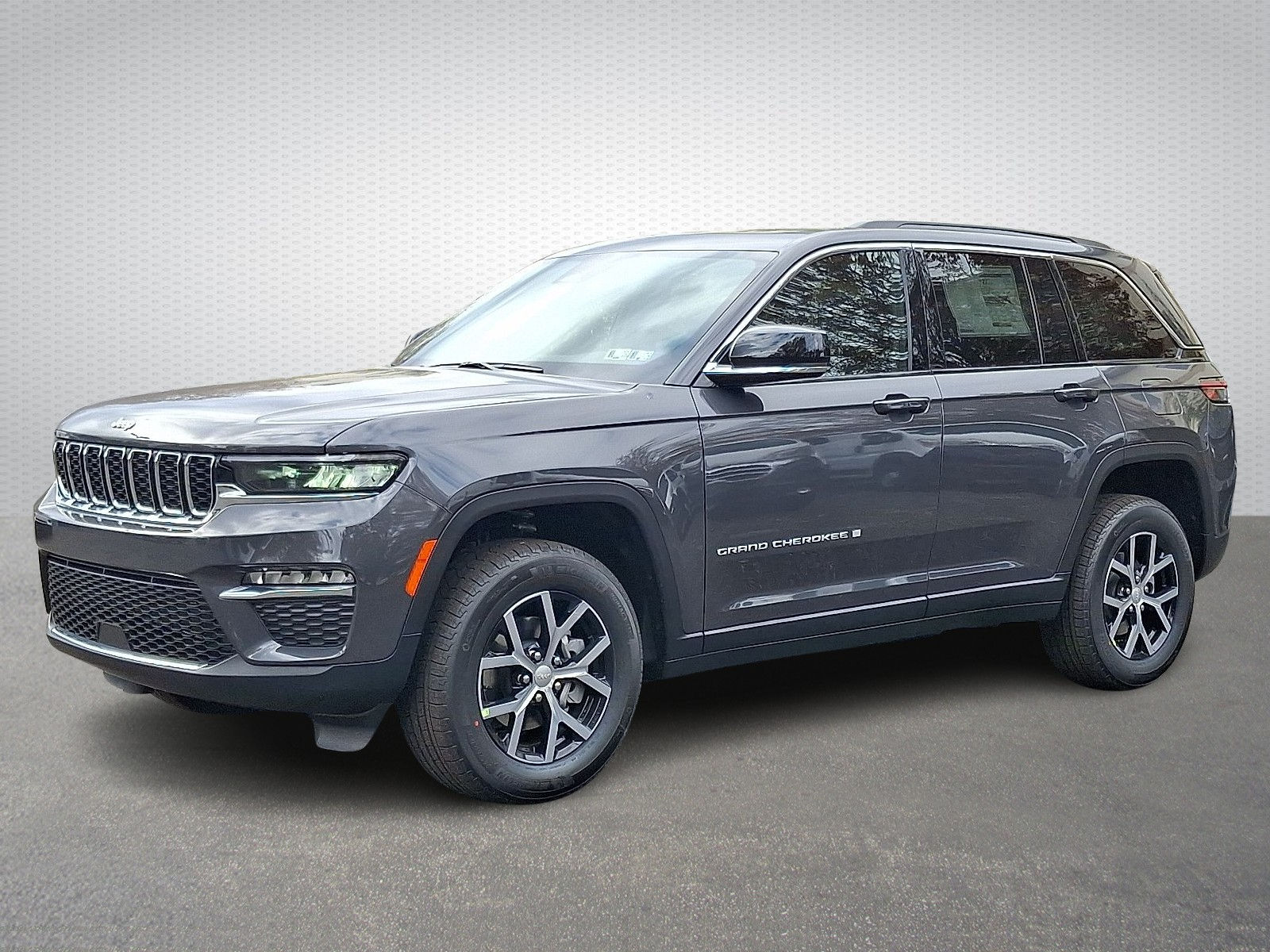 2025 Jeep Grand Cherokee Limited photo 2