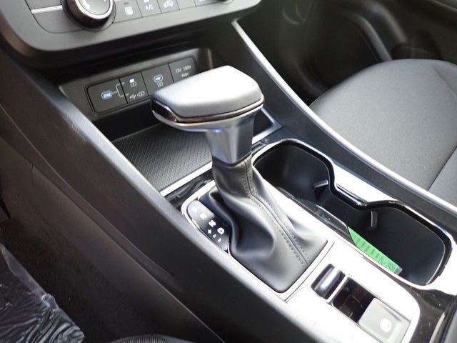 2025 Hyundai Tucson SE photo 10