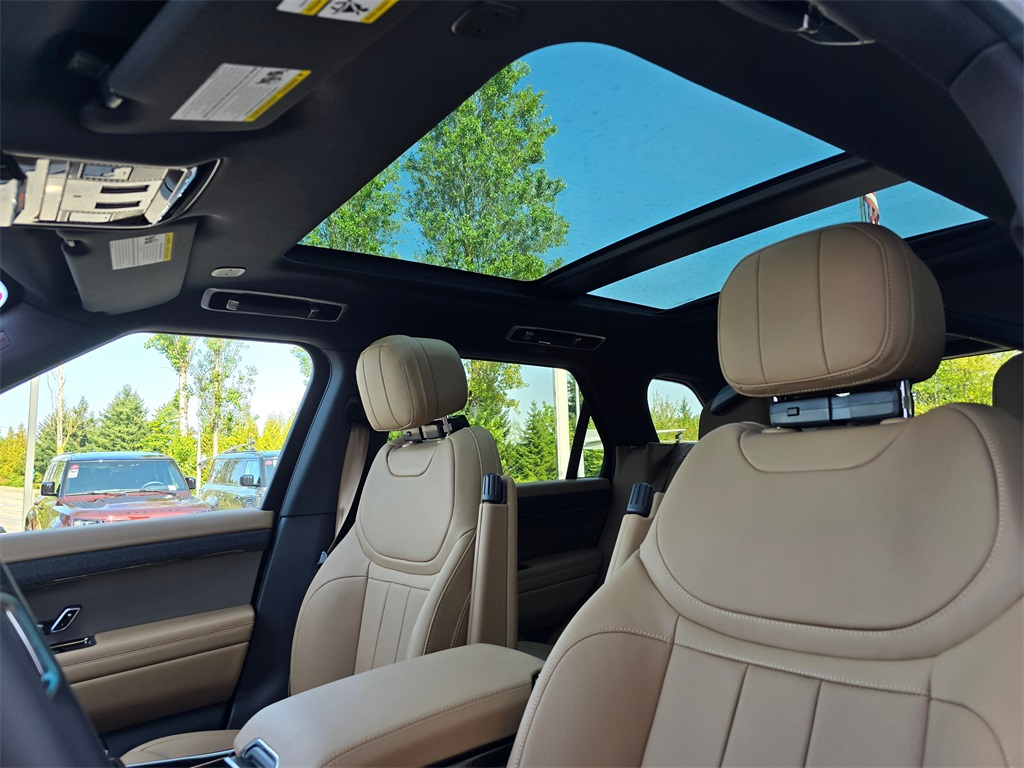 2025 Land Rover Range Rover Sport SE photo 21