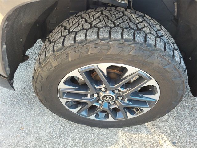 2023 Toyota Tundra Limited photo 4