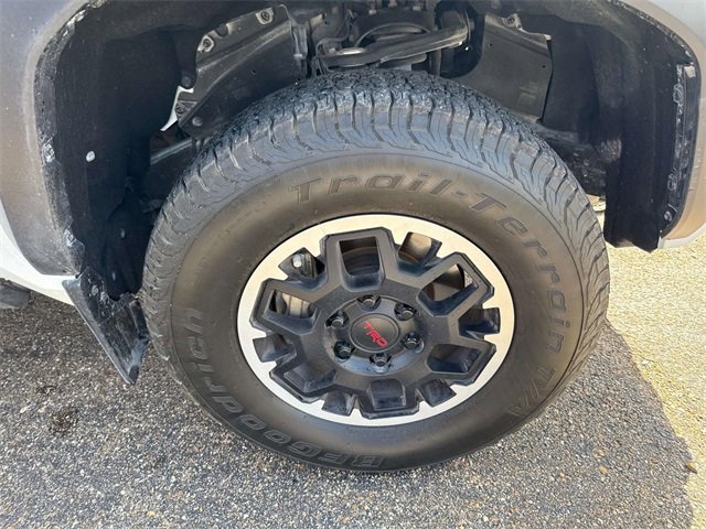 2024 Toyota Tacoma LE photo 4