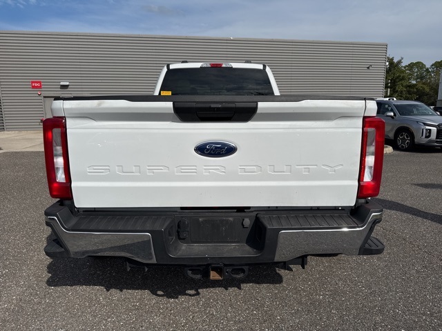 2024 Ford F-350 XLT photo 4