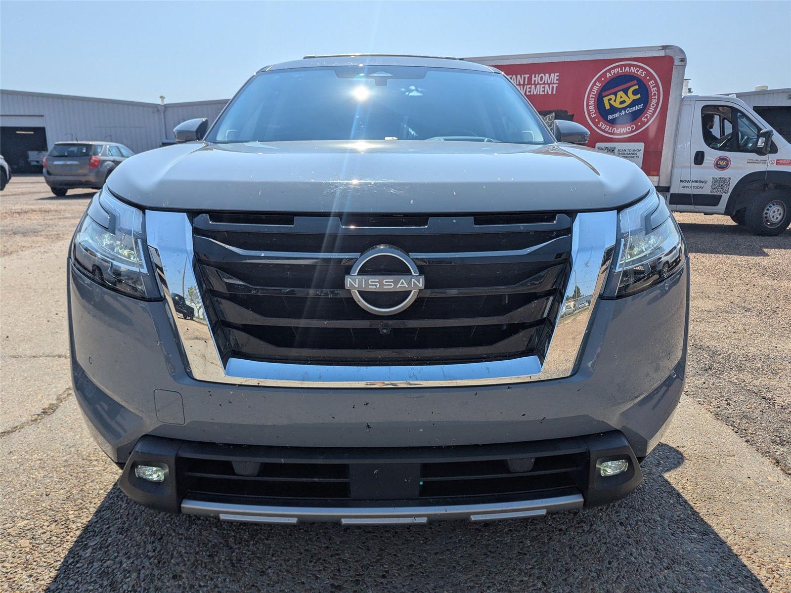 2022 Nissan Pathfinder Platinum photo 8
