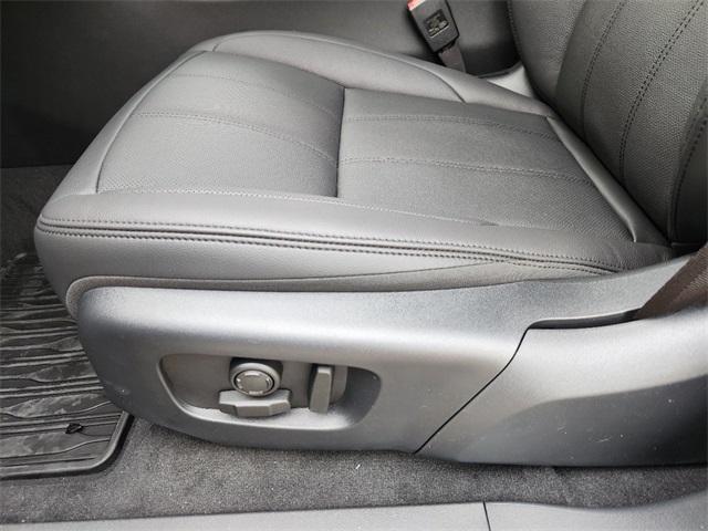 2024 Land Rover Range Rover Evoque S photo 18
