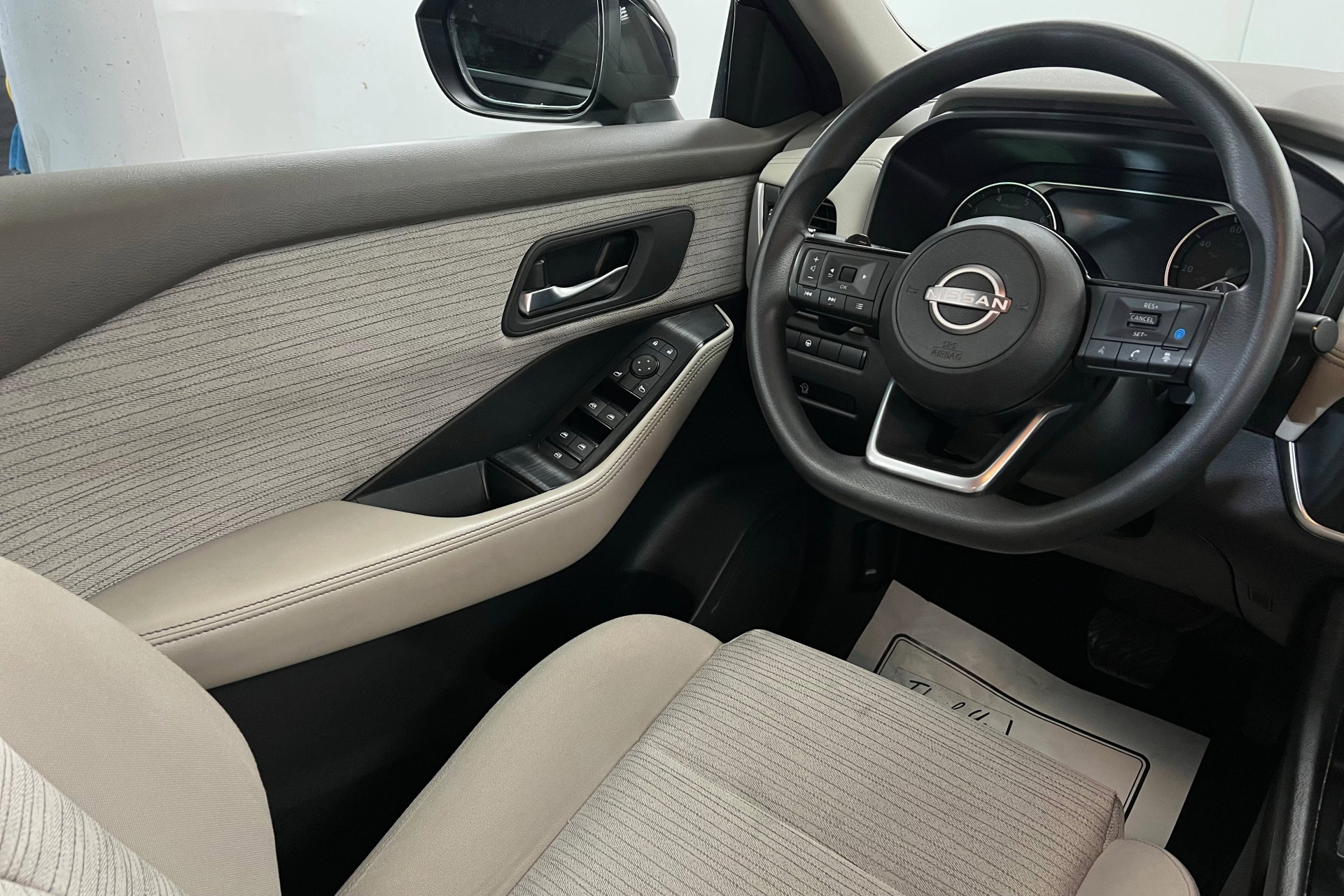 2023 Nissan Rogue SV photo 11