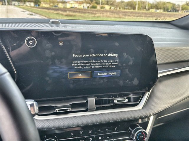 2025 Chevrolet Equinox LT photo 4