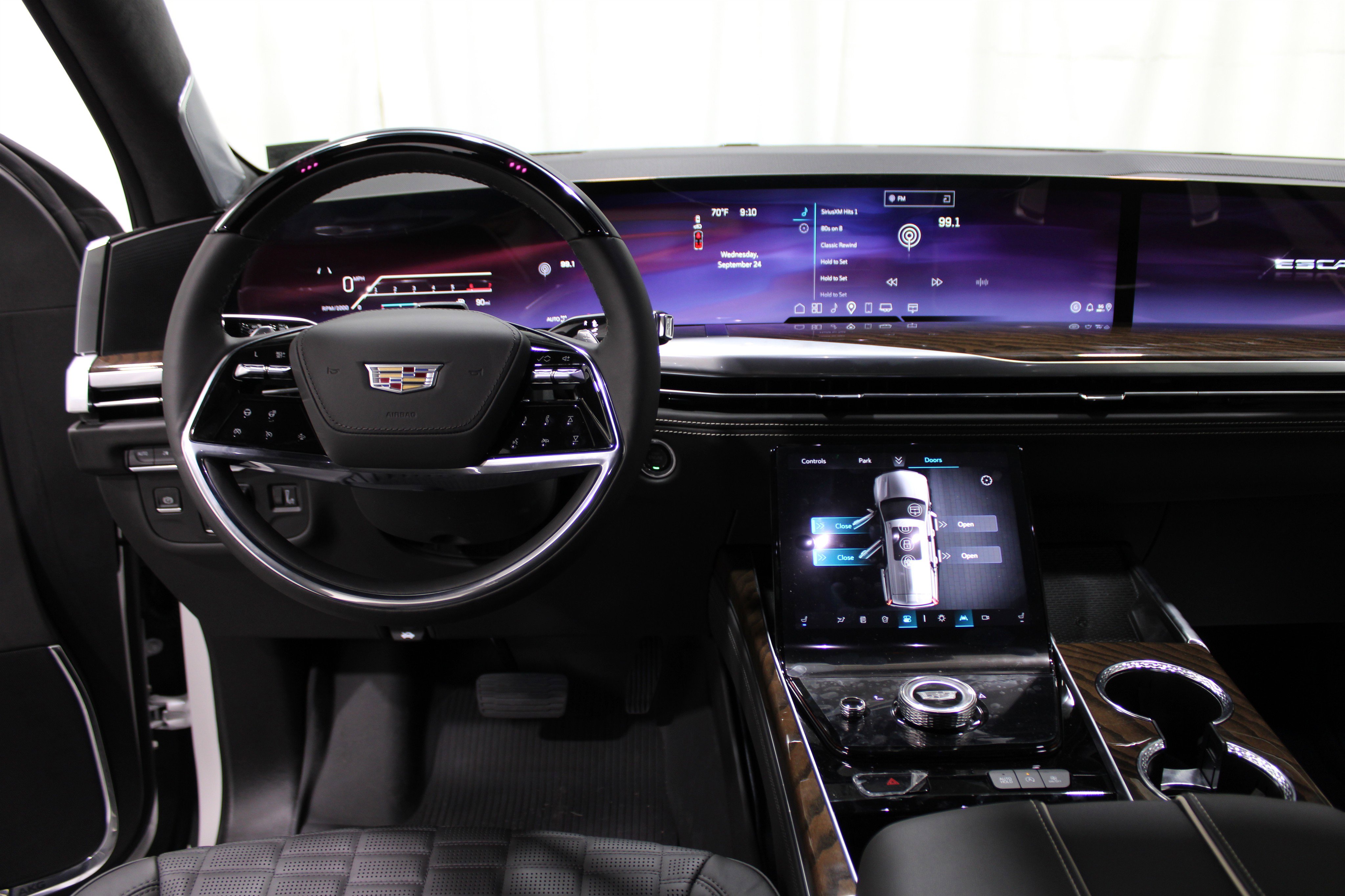 2025 Cadillac Escalade Premium Luxury Platinum photo 2