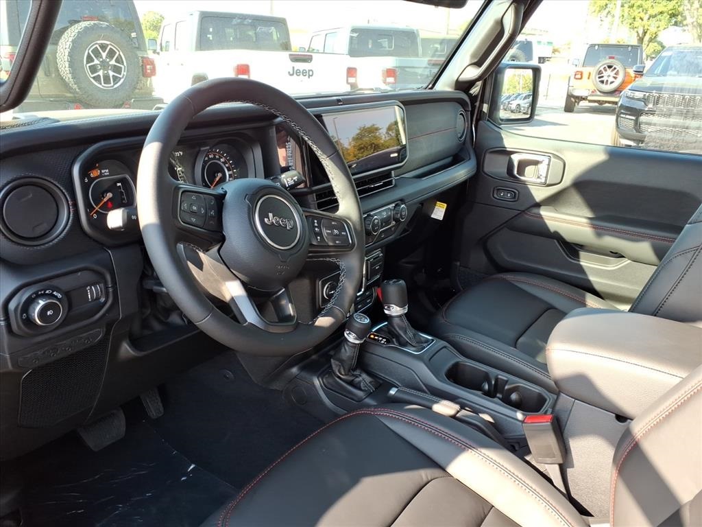 2025 Jeep Wrangler Rubicon photo 7