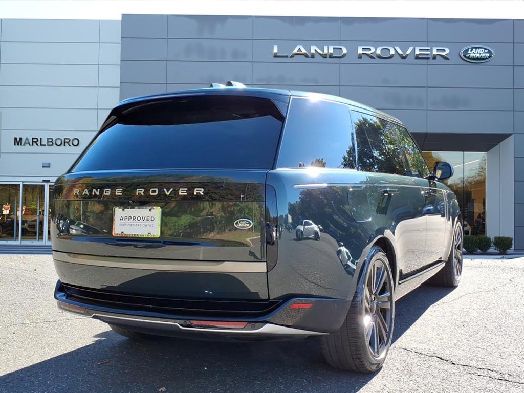 2023 Land Rover Range Rover SE photo 2