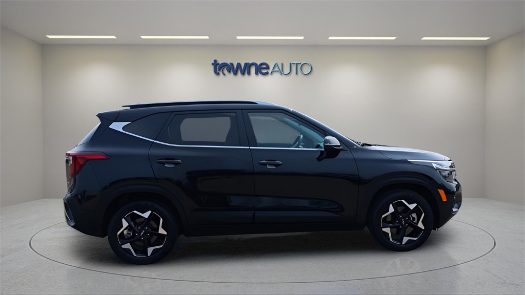 2024 Kia Seltos EX photo 5