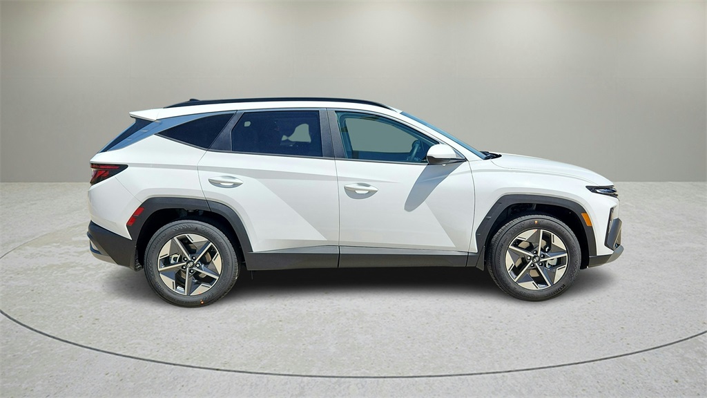 2025 Hyundai Tucson SEL photo 16