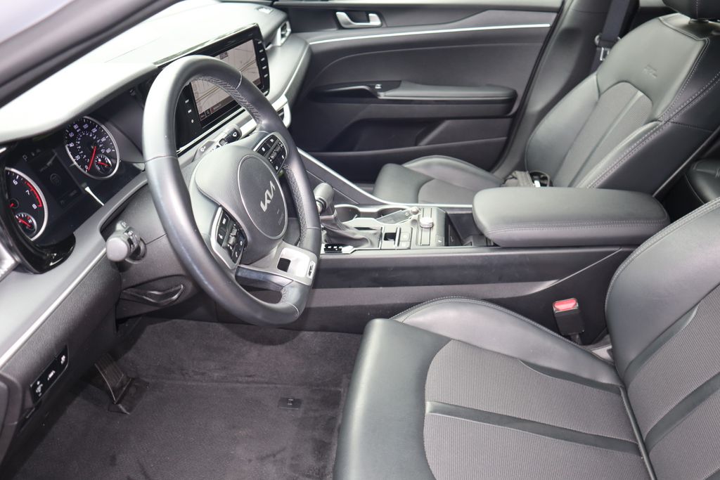 2023 Kia K5 GT-Line photo 14