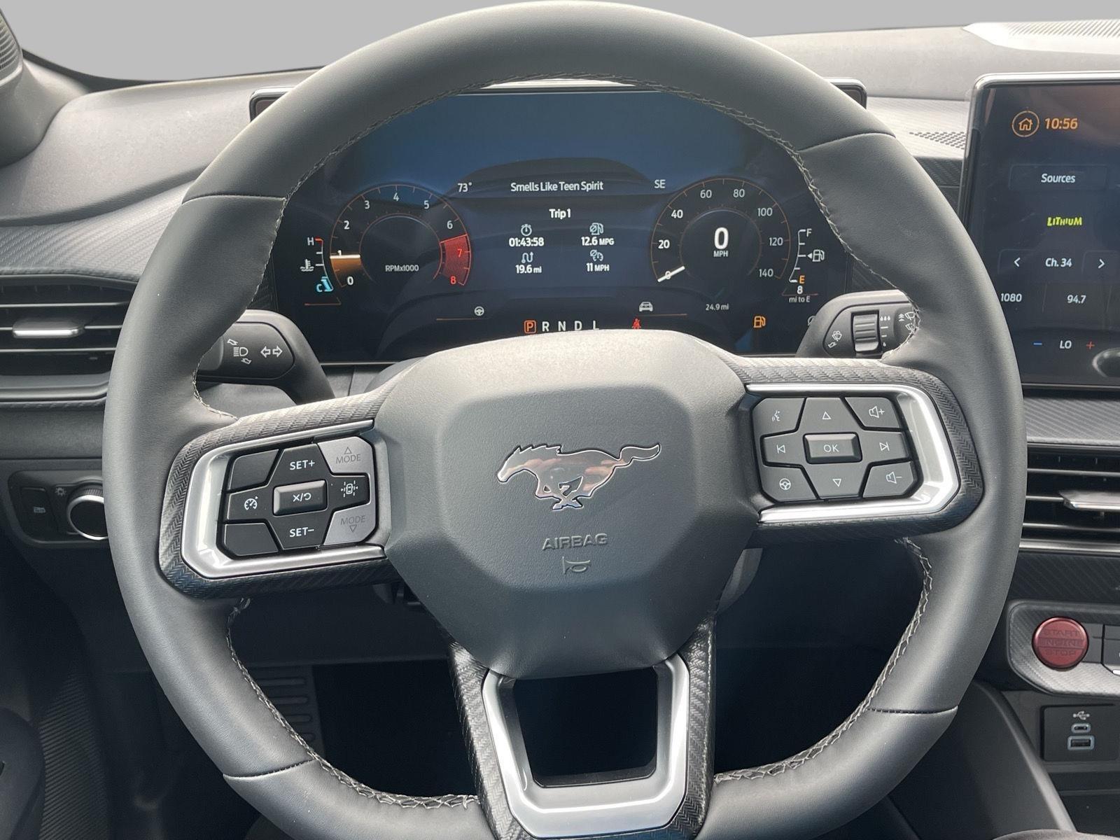 2025 Ford Mustang EcoBoost photo 18