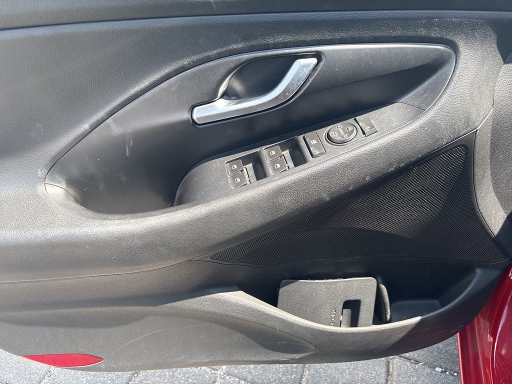 2018 Hyundai Elantra GT Base photo 11
