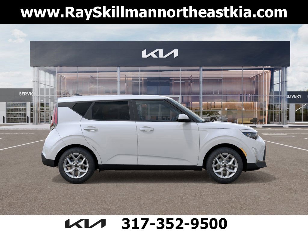 2025 Kia Soul LX photo 5