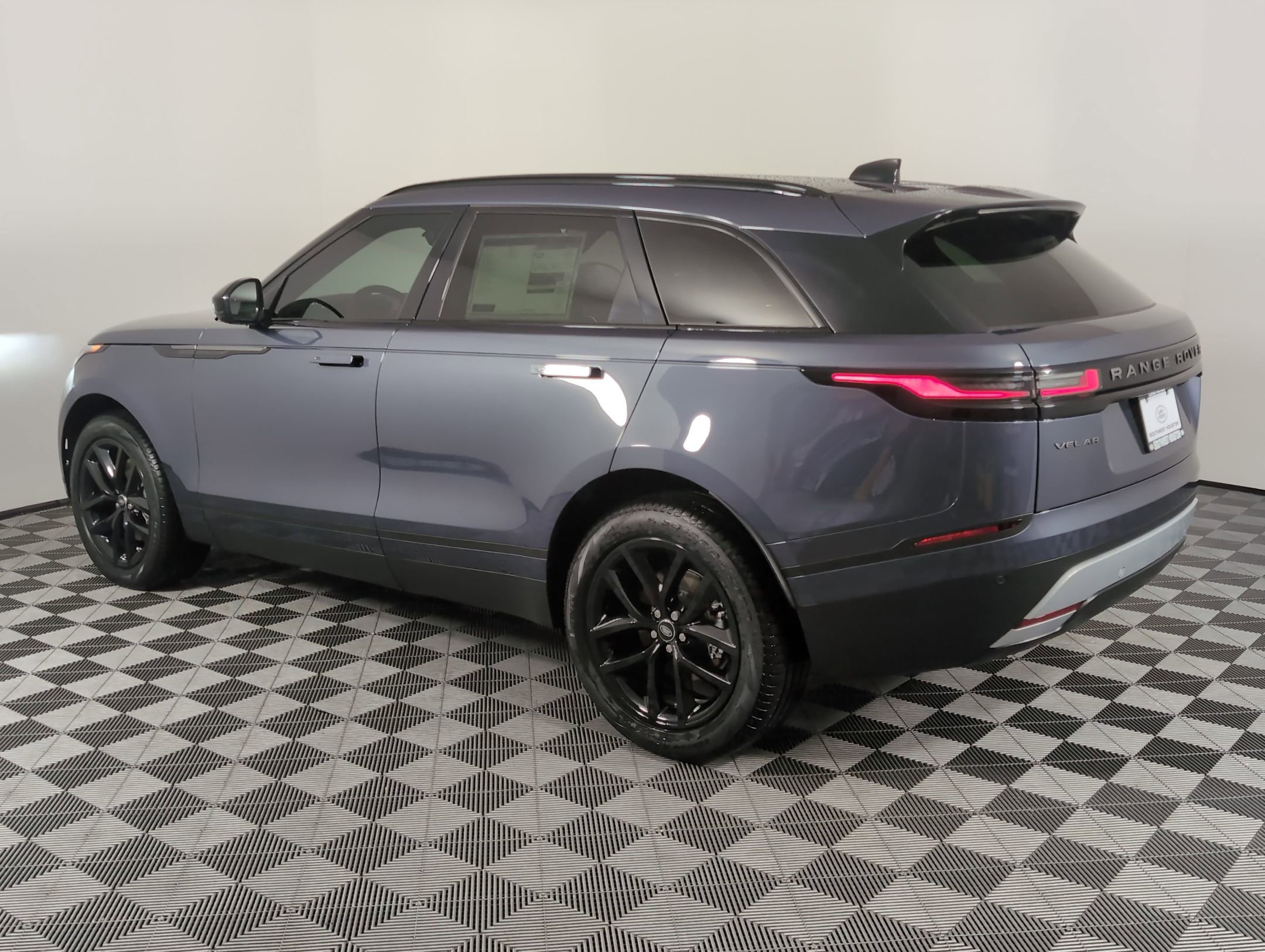 2025 Land Rover Range Rover Velar P250 S photo 3