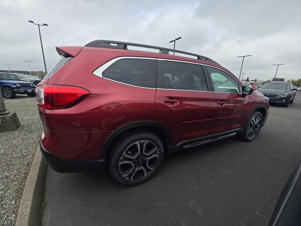 2025 Subaru Ascent Limited photo 4