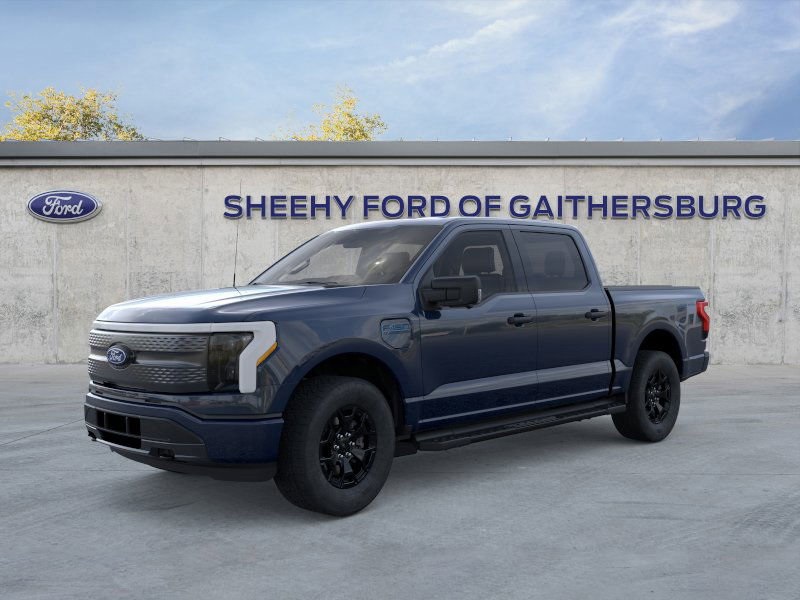 2025 Ford F-150 Lightning XLT photo 2