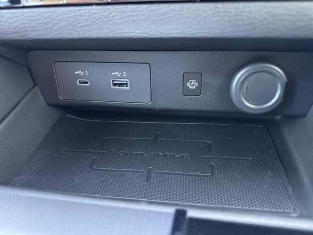 2025 Mitsubishi Outlander PHEV SEL photo 18