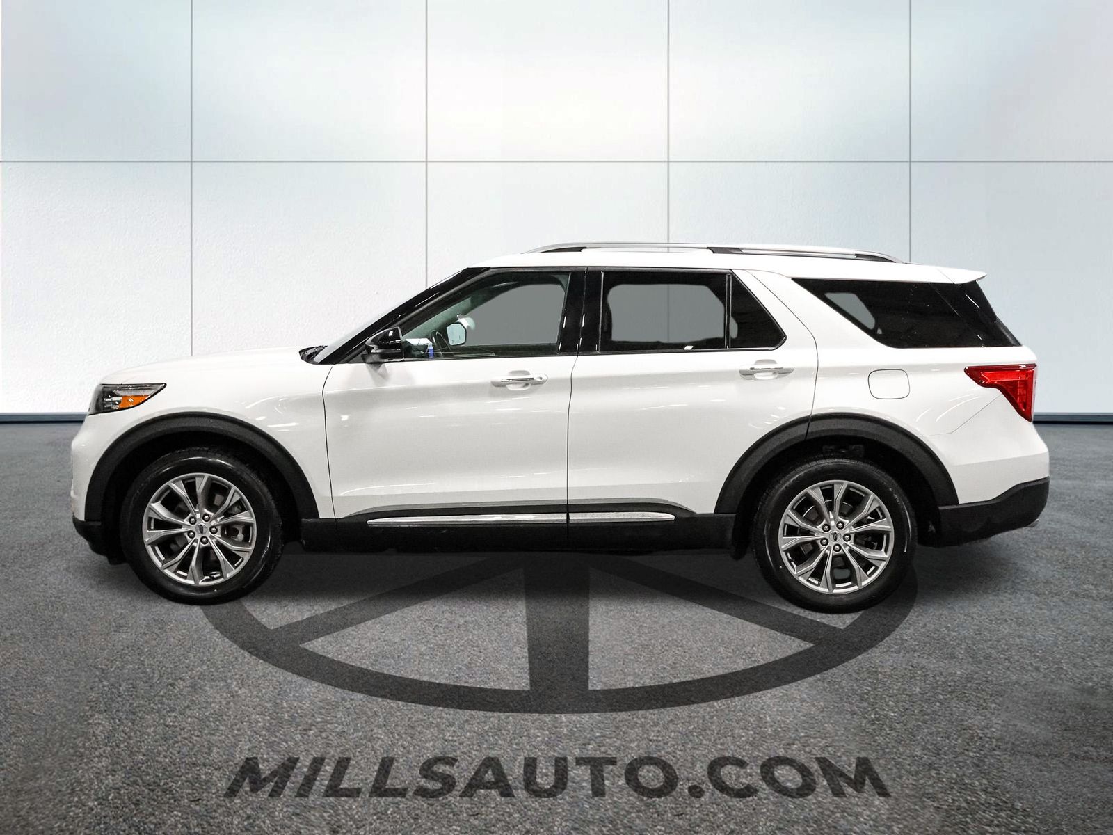 2023 Ford Explorer Limited photo 2