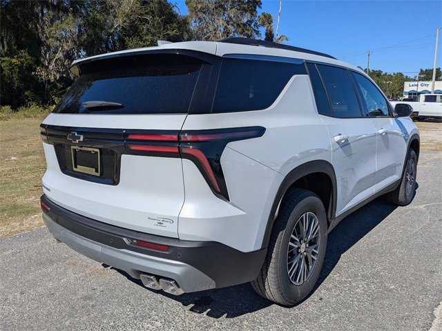 2026 Chevrolet Traverse photo 2