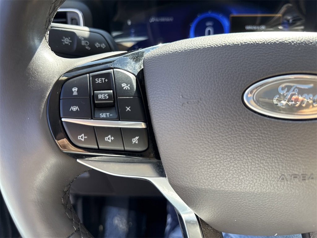 2025 Ford Explorer ST-Line photo 22