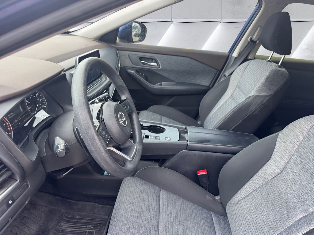 2023 Nissan Rogue SV photo 6
